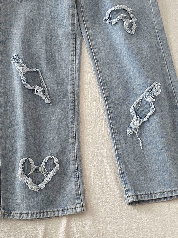 Lockere Jeans mit Herz-Patch für Herren in heller Waschung-3